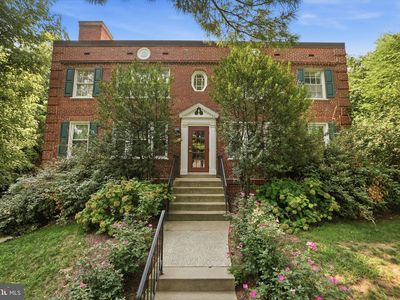 Property at 1917 N Rhodes St APT 13, Arlington, VA