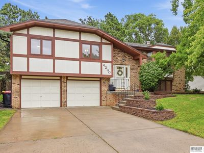 6230 Deerwood Dr