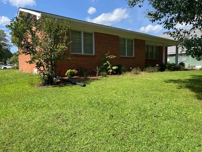 703 N Main St