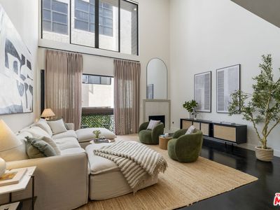 11628 Montana Ave #208