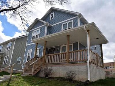 3279 North Dr William Finlayson STREET
