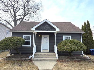 1738 Seymour Ave