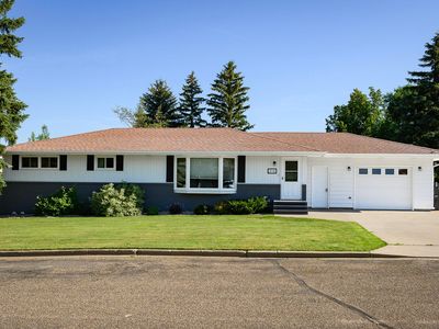 216 Coulee Dr