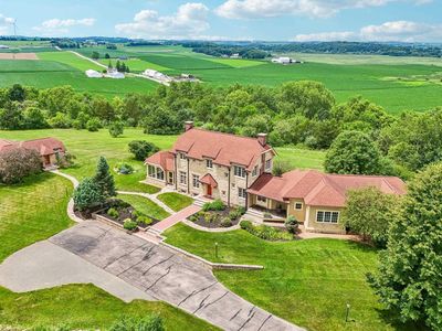 6837 Woodland Dr