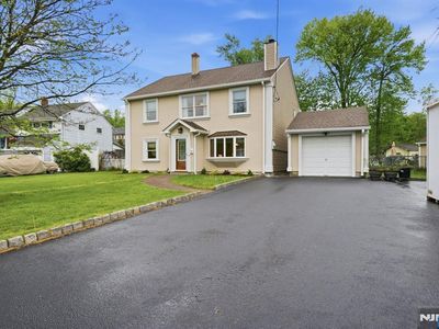 14 Donato Dr