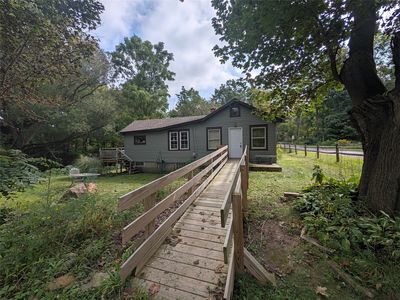 9058 Leet Rd