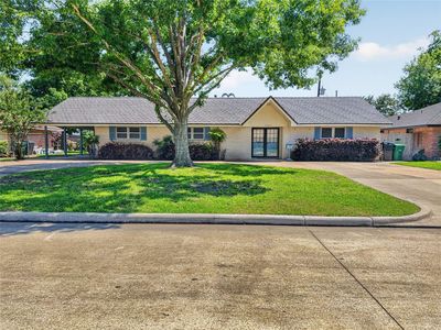 9023 Springview Ln
