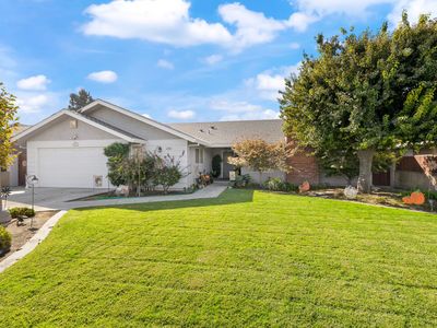 Property at 2395 Stephanie Ln, Selma, CA