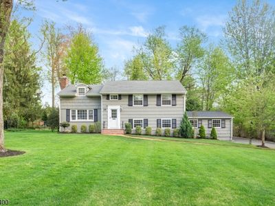 28 Spring Ridge Dr
