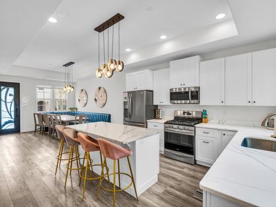 4301 W Canterbury Rd