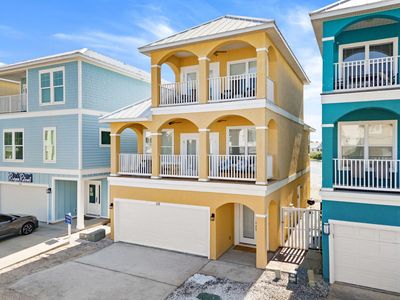 112 Riviera Dr