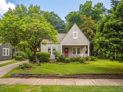 216 S Knoxville Ave