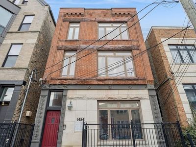 1454 W Blackhawk St APT 1