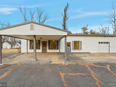 9071 Sperryville Pike