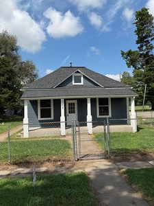 Property at 743 NE Sumner St, Topeka, KS