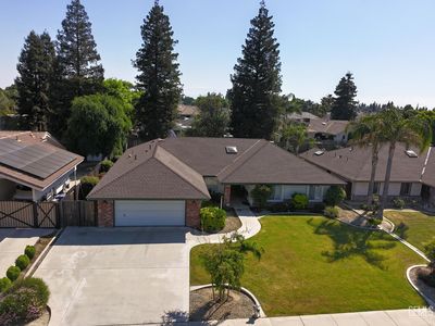 6105 Westlake Dr