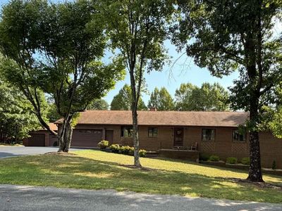 1116 Foothills Dr