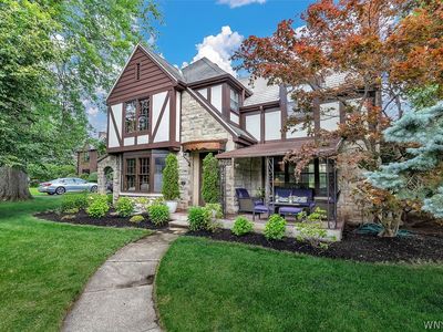 4722 Main St
