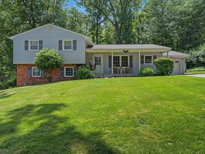 14 ARLINGTON DRIVE