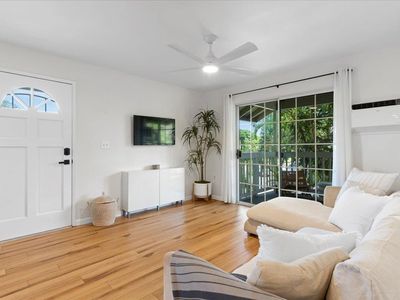160 Keonekai Rd APT 18-204