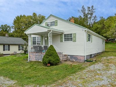7 Leyda Ave