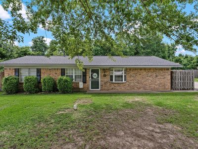 110 Wisteria Cir