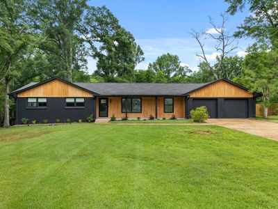 223 Spring Ct