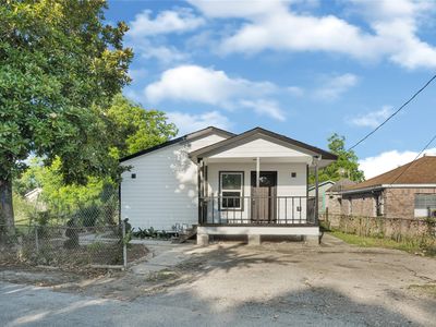 2811 Amboy St