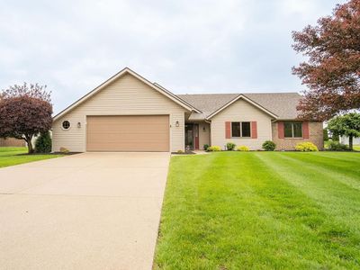 Property at 319 Greenbriar Dr, Bluffton, IN