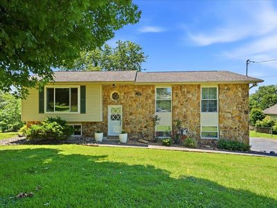 751 Crestview Cir