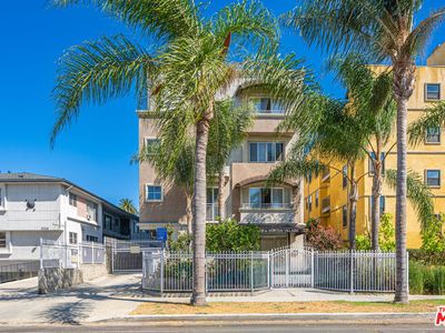 1030 S Norton Ave APT 5