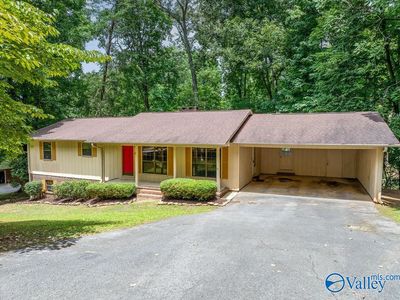505 Leath Dr NE