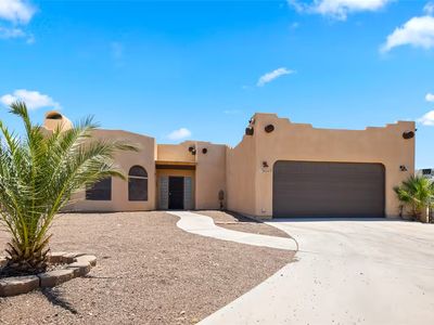 2024 E Mountain View Ct