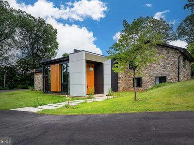 1096 Mansion Ln