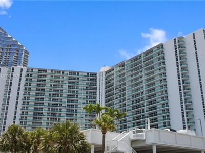 100 Bayview Dr APT 227