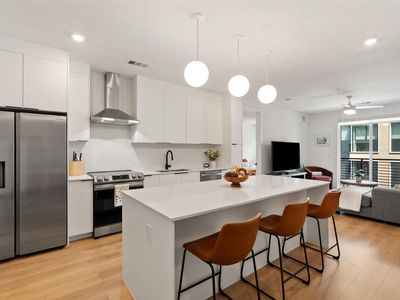 1701 Simond Ave Unit 305