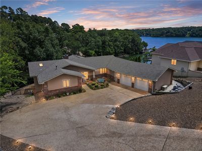 65 Forfar Dr