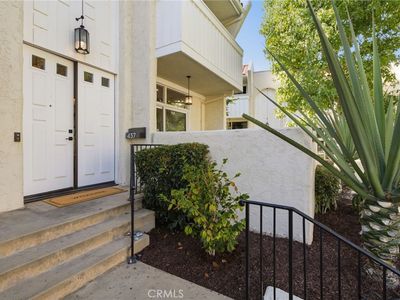 437 2nd St