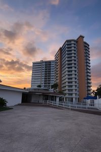 1351 NE Miami Gardens Dr APT 704E