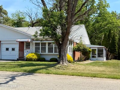 16 Franklin Lane #b