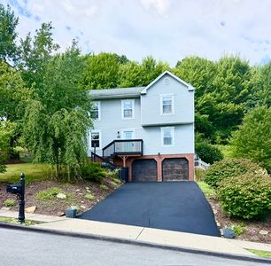 1214 Sandstone Ct E