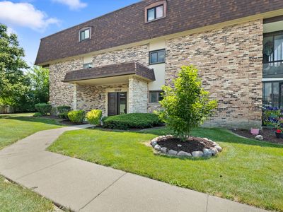 11137 East Rd APT A