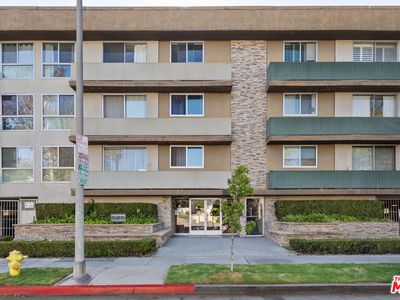 525 N Sycamore Ave APT 409