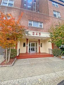 245 Bronx River Road #8C