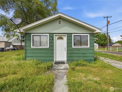 Property at 104 E 5th AVE, Warden, WA