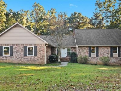 802 Pinewood Ct
