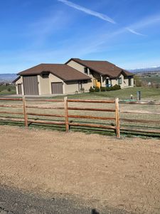 421 Stone Gate Dr