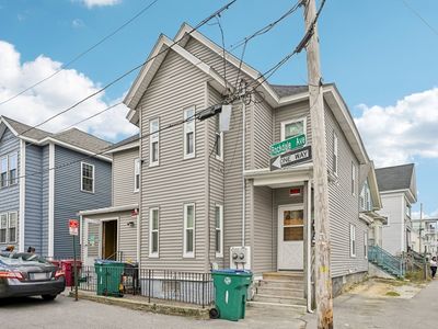 1 Rockdale Ave