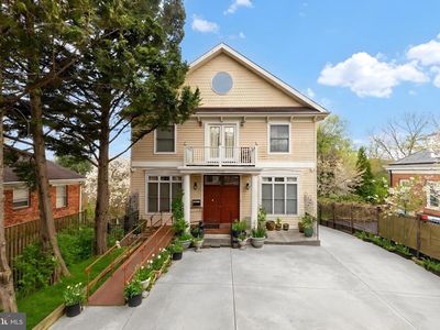 5248 Macarthur Blvd NW