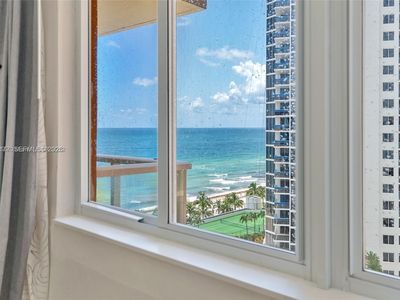 19201 Collins Ave #1001